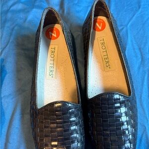 Trotters Black Leather Loafers with Woven Design
